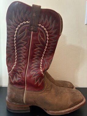 Ariat Men's Relentless Elite Western Boots. Size 8.5